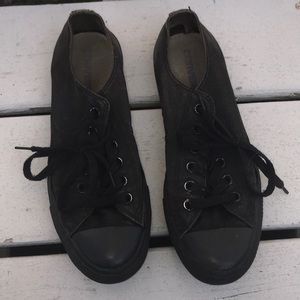 All black low top converse